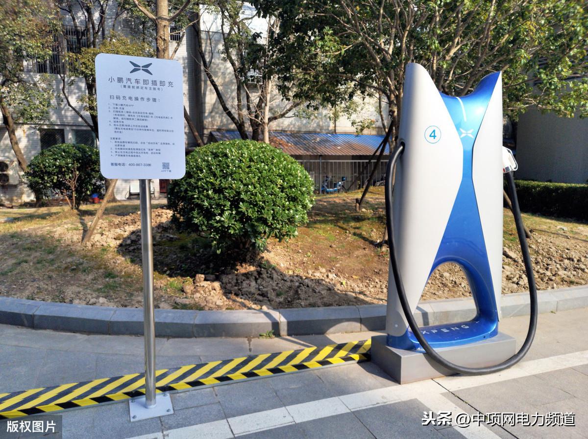 光伏最新动态，阳光下的温馨日常