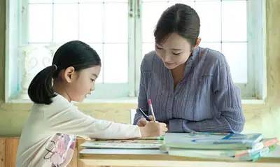 最新优秀母亲,最新优秀母亲，与大自然同行，寻找内心的平和幽默之旅