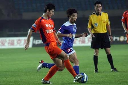 最新中超赛事,最新中超赛事，足球场上的温情与陪伴