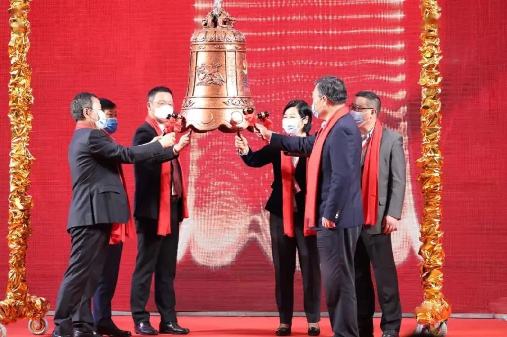 🎉🚀东方银谷震撼上市,开启财富新篇章!🚀🎉